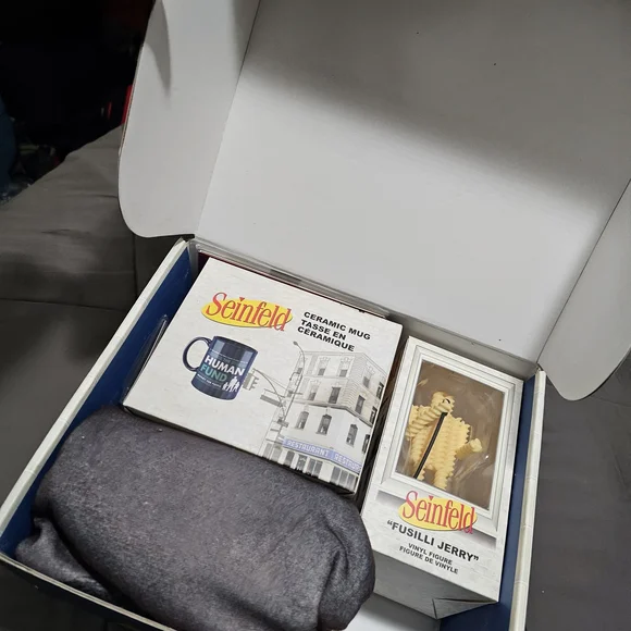 6 Funko Pop Seinfeld Vinyl Figures Set and A Box Of Random Items - Picture 3 of 16